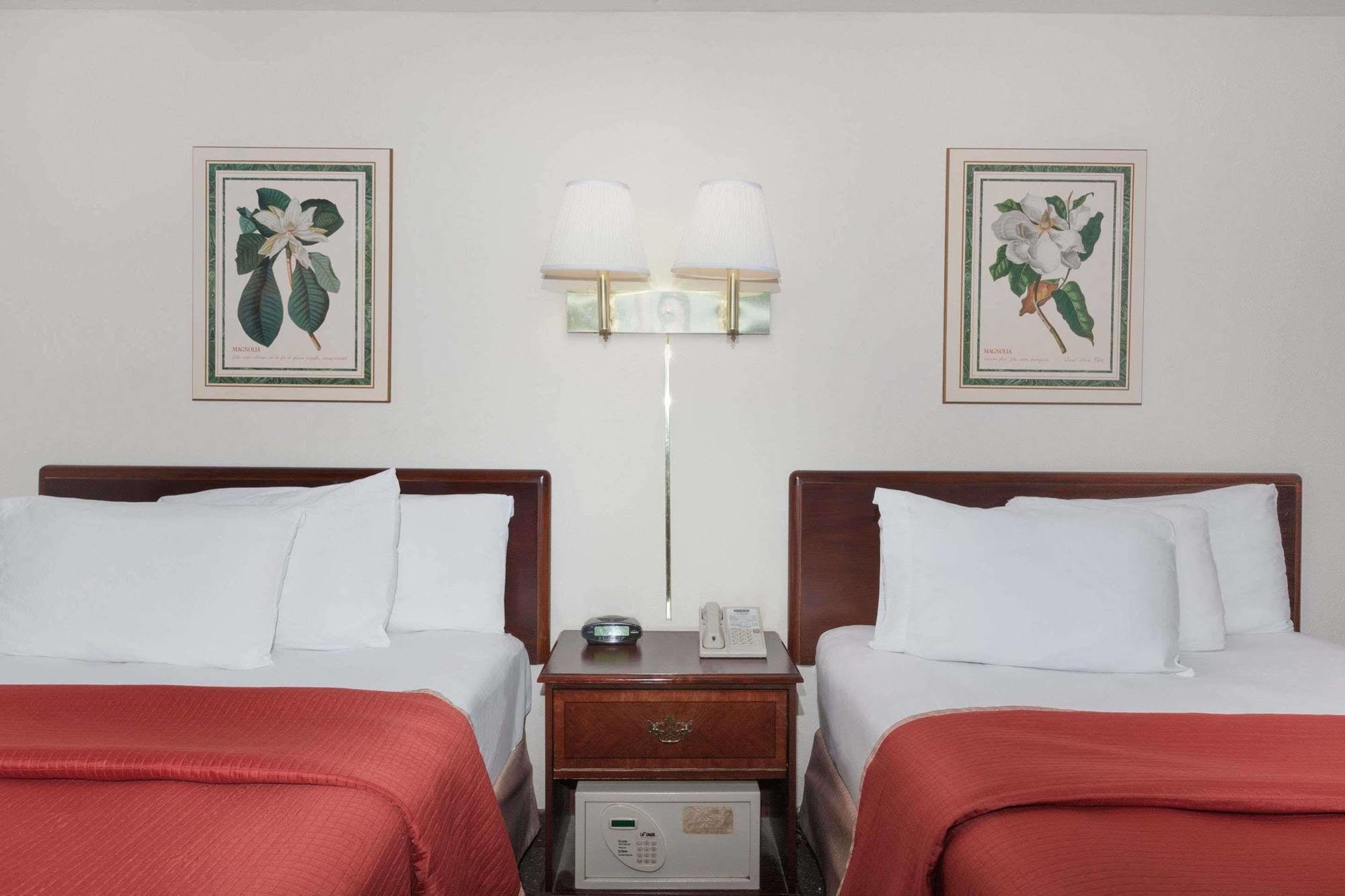 Travelodge By Wyndham Lafayette Extérieur photo